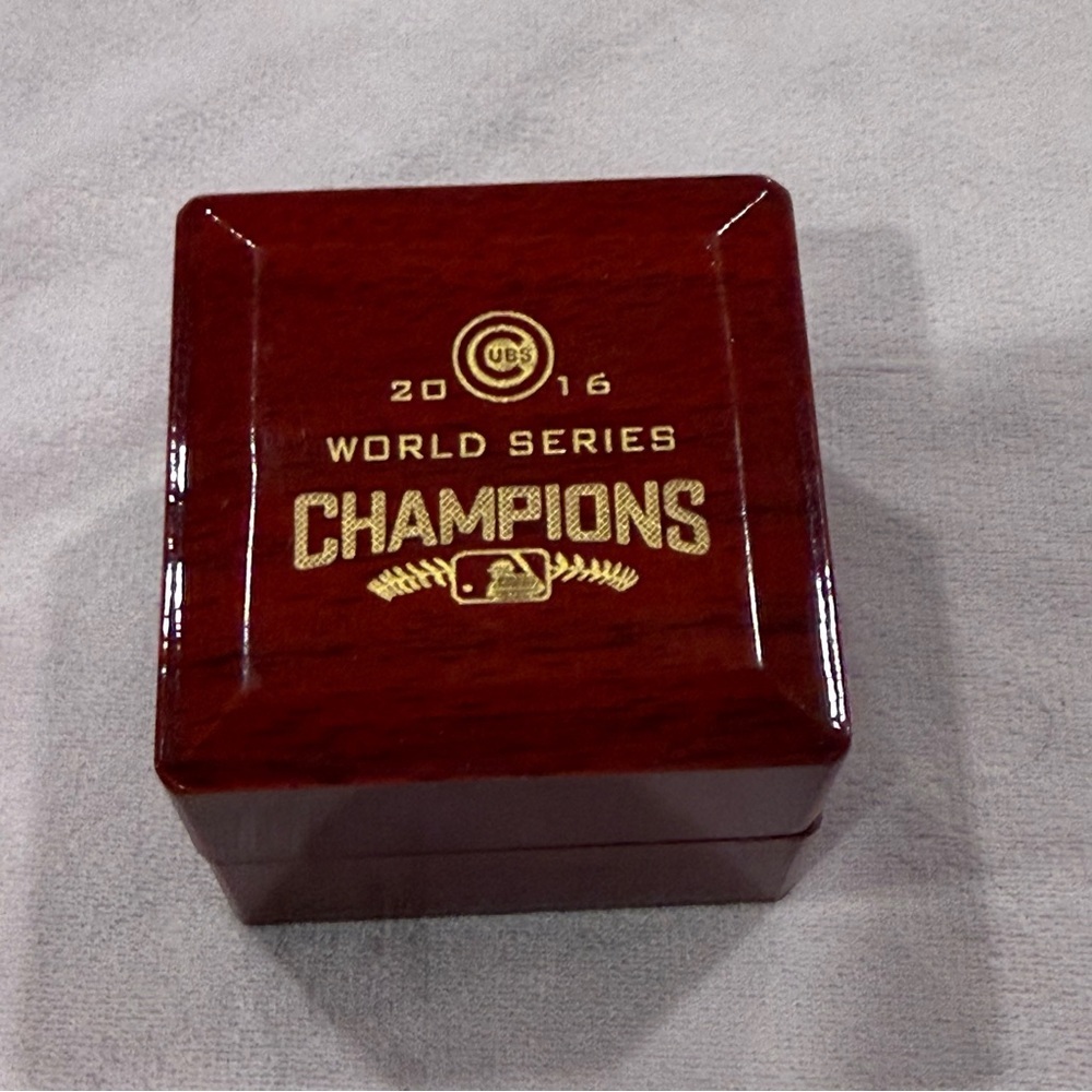 2016 Chicago Cubs World Series Champions Ring Rizzo 44 Replica w/ Box - Picture 2 of 8